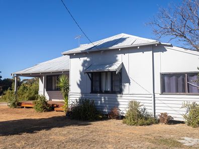 5 Todd Street, Merredin WA 6415