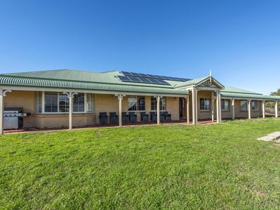 8 Peregrine Court, Singleton WA 6175