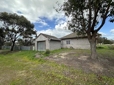 25 Dijon Street, Katanning WA 6317