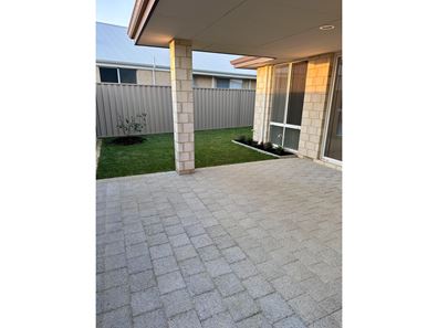 29 Castlemead Dr, Yanchep WA 6035