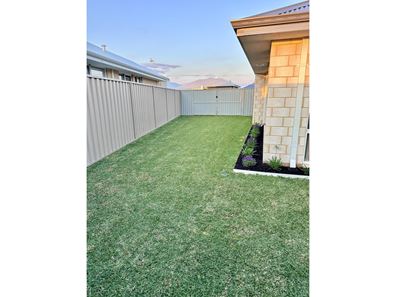 29 Castlemead Dr, Yanchep WA 6035