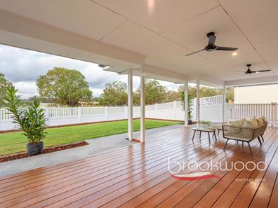 4 Beresford Gardens, Swan View WA 6056