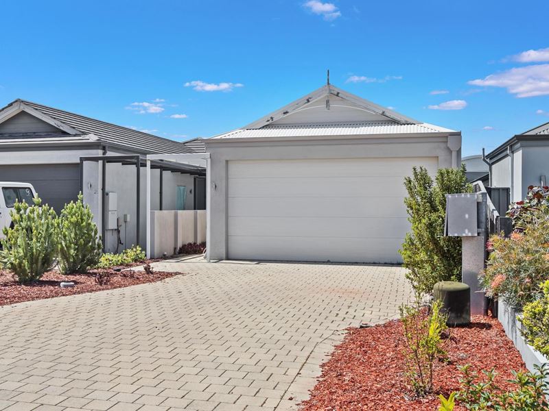 1/2 Woodstock Green, Ellenbrook WA 6069