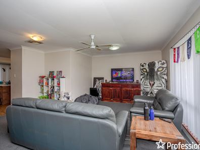 6 Mardi Court, Armadale WA 6112