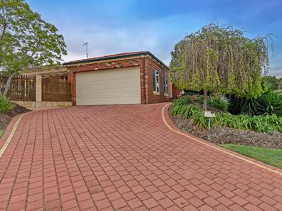 8 Macalpine Retreat, Kinross WA 6028