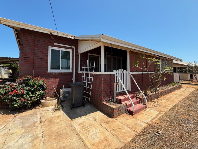 14 McLeod  Street, South Carnarvon WA 6701