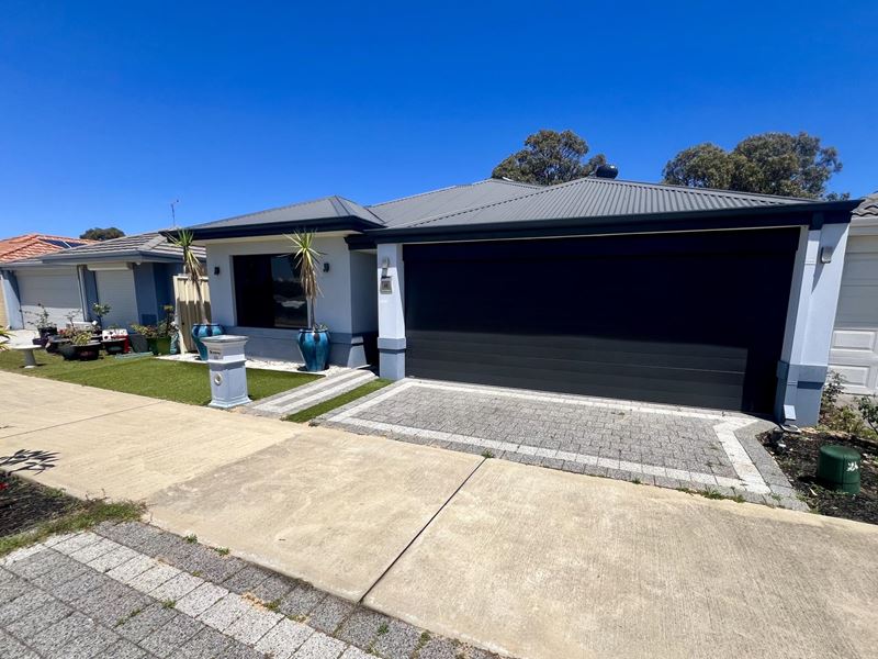 49 Warburton Trl, Lakelands WA 6180