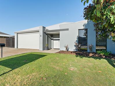 8 Mindalong Way, Byford WA 6122