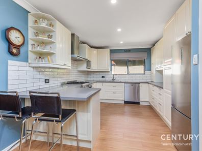 24 Lachlan Road, Thornlie WA 6108