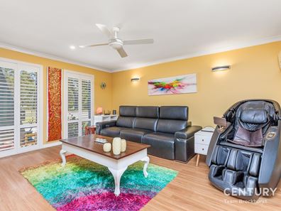 24 Lachlan Road, Thornlie WA 6108