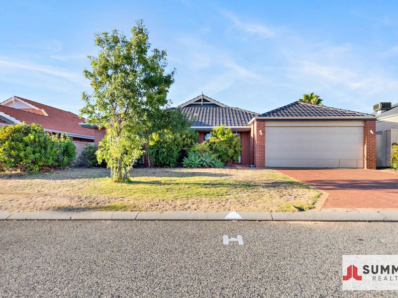 24 Ravenglass Crescent, Waikiki