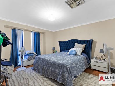24 Ravenglass Crescent, Waikiki WA 6169