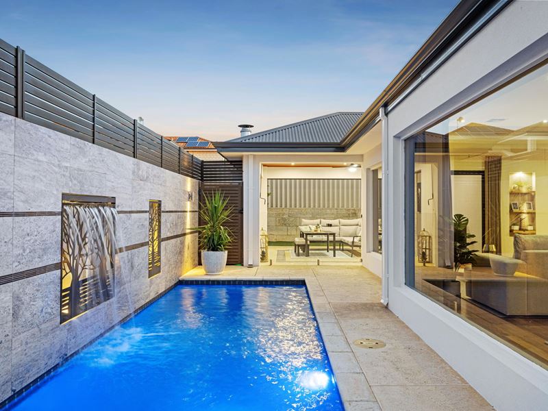 15 Venice Entrance, Iluka