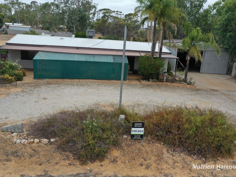 16 York Street, Watheroo WA 6513