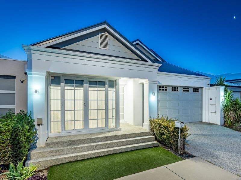 24 Midsummer Avenue, Jindalee
