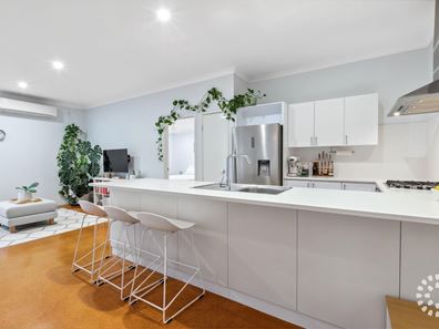 70A Rennie Crescent, Hilton WA 6163