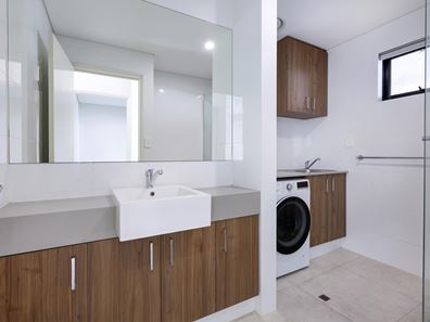 4/389 Daly Street, Cloverdale WA 6105