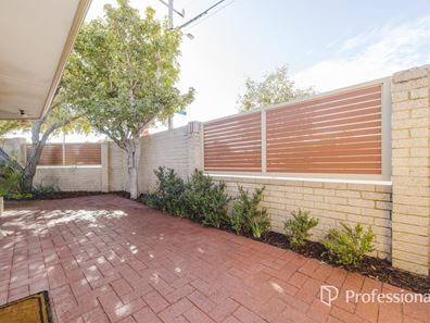 1/33 Calais Road, Scarborough WA 6019