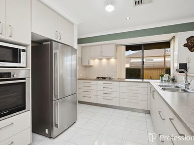 5 Delta Street, Wattle Grove WA 6107