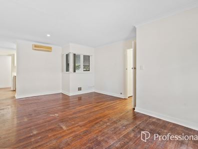15M Calvert Way, Girrawheen WA 6064
