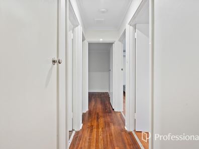 15M Calvert Way, Girrawheen WA 6064