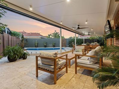 18 Cornish Crescent, Manning WA 6152