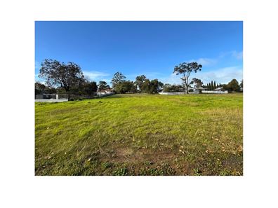 52 Albany Highway, Mount Barker WA 6324