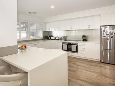 10 Burgee Cove, Geographe WA 6280