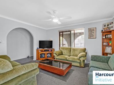 11 Hadleigh Way, Girrawheen WA 6064