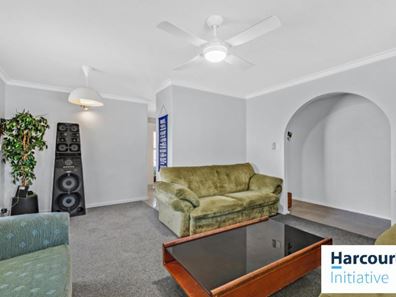 11 Hadleigh Way, Girrawheen WA 6064