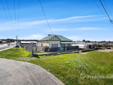56 Roberts Street, Collie WA 6225