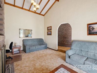 16 Borden Road, Marangaroo WA 6064
