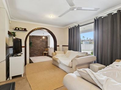 17 Macedon Place, Craigie WA 6025