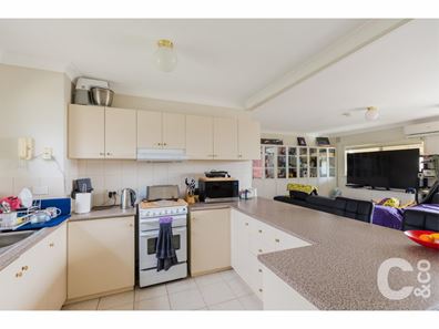 8/21 Clint Way, Calista WA 6167