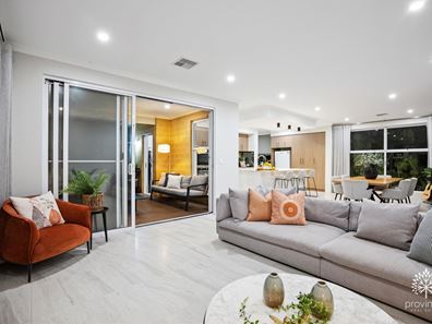 10 Serpentine Drive, South Guildford WA 6055