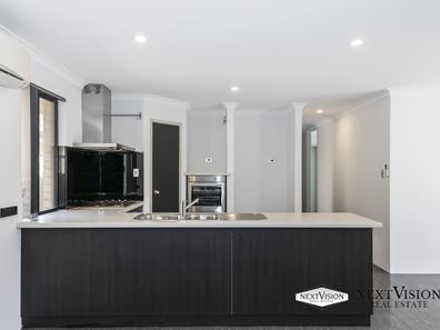 184 Gaebler Rd, Aubin Grove WA 6164