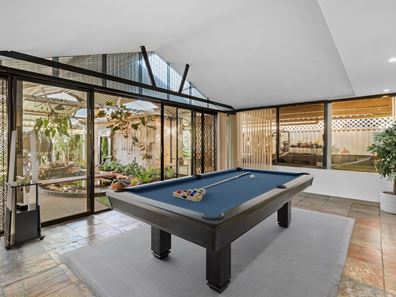 10 Sandalwood Parade, Halls Head WA 6210