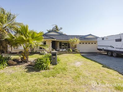 5 Drevon Place, Marangaroo WA 6064