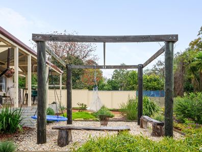 21 Buckingham Road, Kelmscott WA 6111
