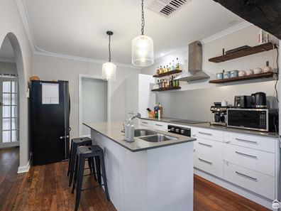 21 Buckingham Road, Kelmscott WA 6111
