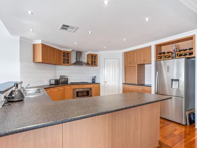 31 Broadway Boulevard, Piara Waters WA 6112