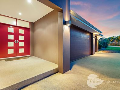 4 Chalgrave Crescent, The Vines WA 6069