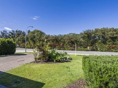 8 Padbury Road, Pinjarra WA 6208
