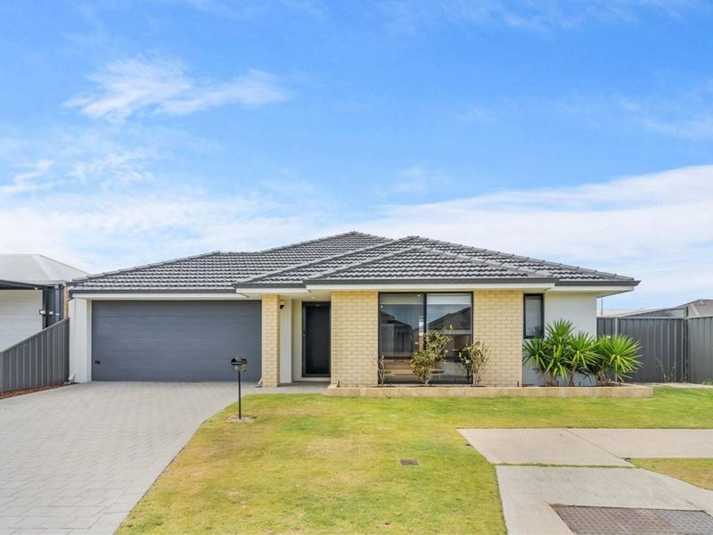 8 Sovite Road, Piara Waters WA 6112