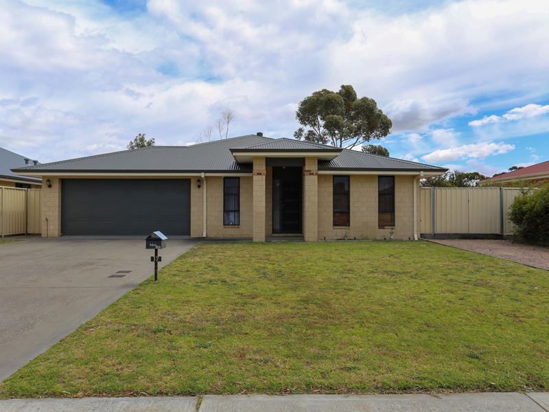 17 Cannes Parade, Castletown