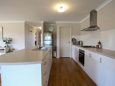 17 Cannes Parade, Castletown WA 6450