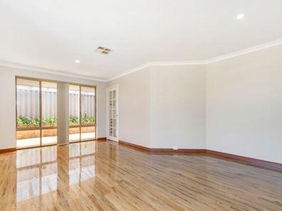 32 Monkton Place, Kinross WA 6028