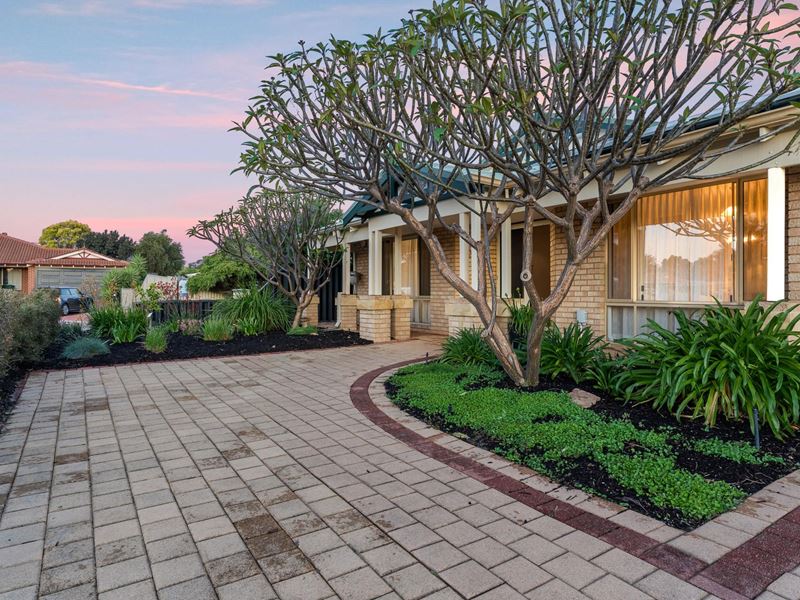 10 Turquoise Court, Forrestfield WA 6058