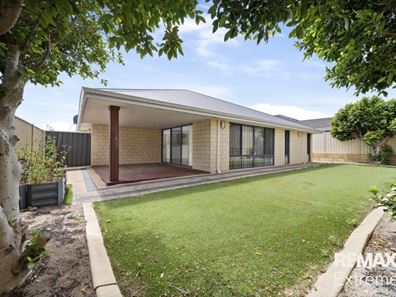 22 Crosthwait Circle, Tapping WA 6065