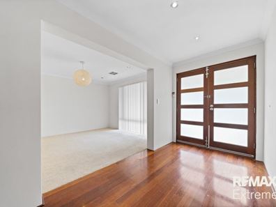 22 Crosthwait Circle, Tapping WA 6065